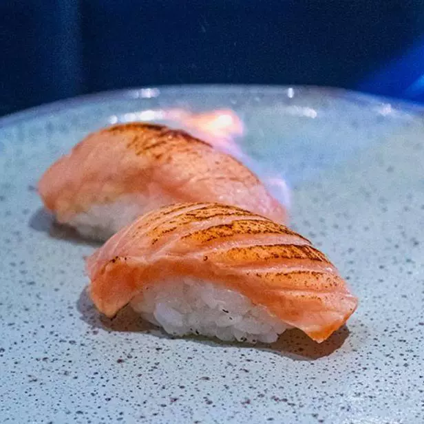Nigiri Flameado - 6 Piezas