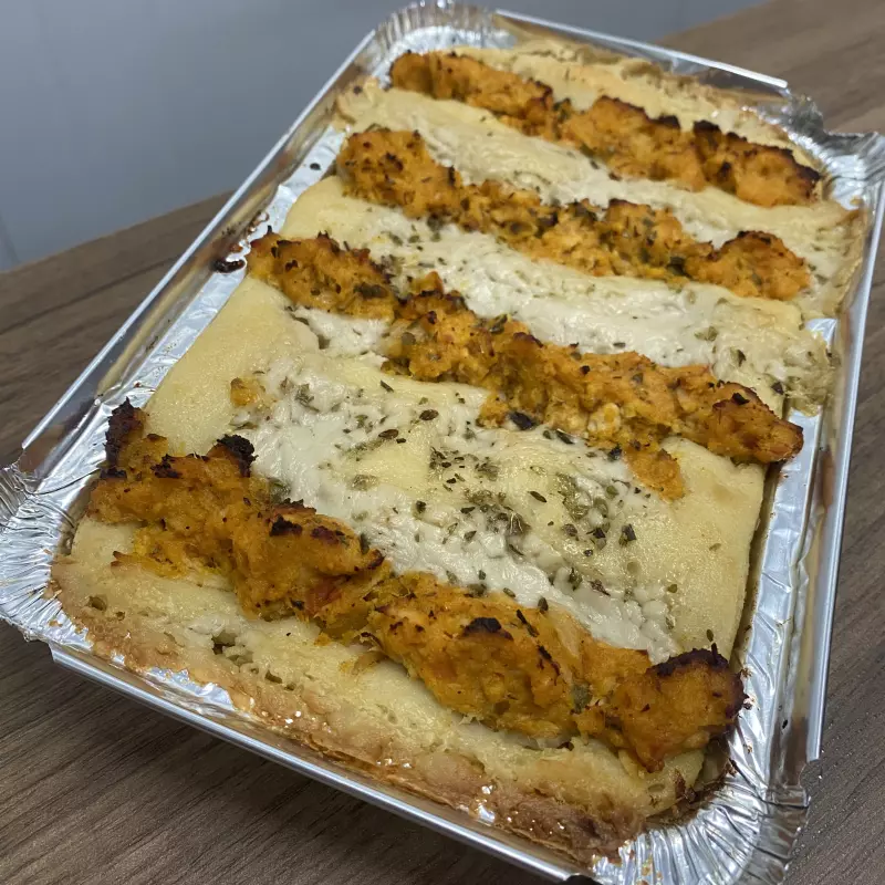 Focaccia de frango c/ requeijão cong