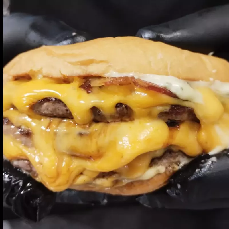 TRIPLE CHEVERE  +🍟 GRANDES