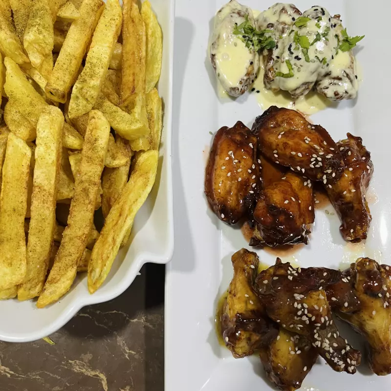 12 PIEZAS + PAPAS FRITAS