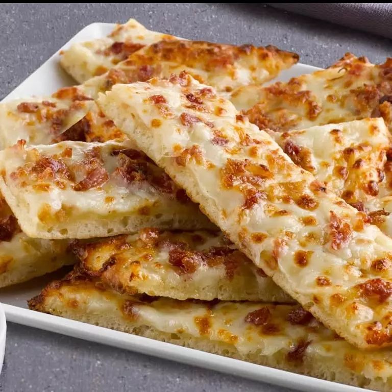Palitos de queso y tocino