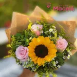 Mini buquê girassol com 3 rosas rosa