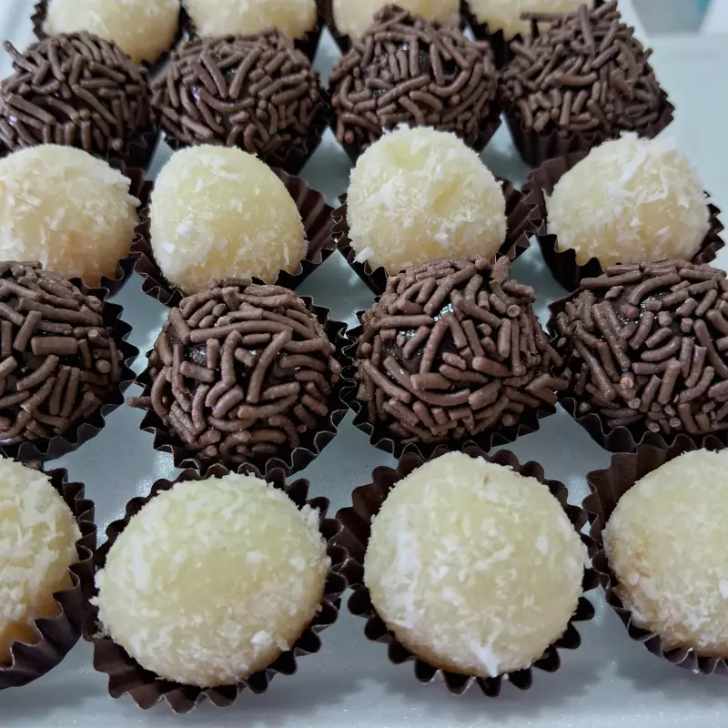 12 Brigadeiros+12 beijinhos 9 gramas