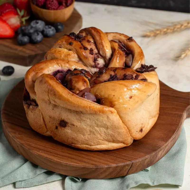 Babka de Frutos Rojos y Almendras