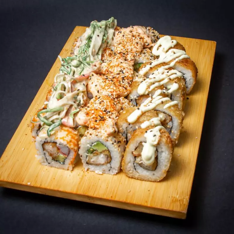 25 Bocados Del Día + 2 Bebidas🔥