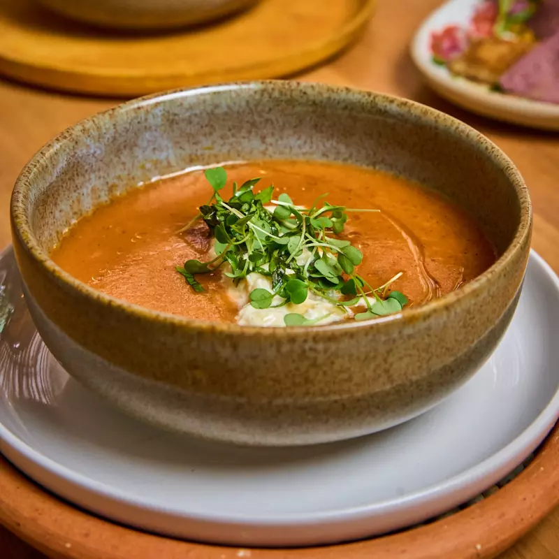 Crema de Tomate y Stracciatella