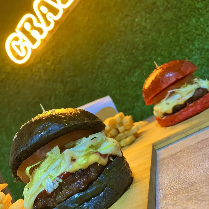 HAMBURGUESA DE COLORES+PAPA+GASEOSA