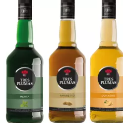 LICOR TRES PLUMAS 700 ML