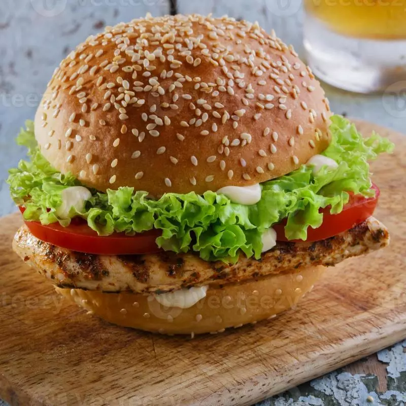 Chicken Grilled Burger batata e bebi