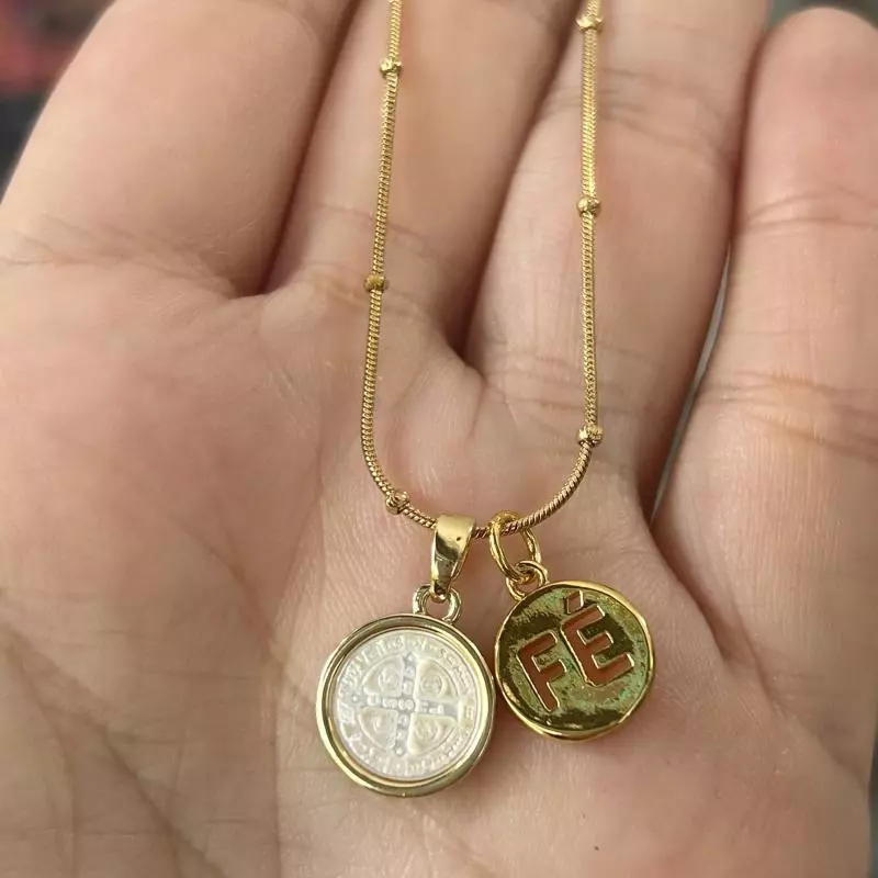 Collar cruz de San Benito