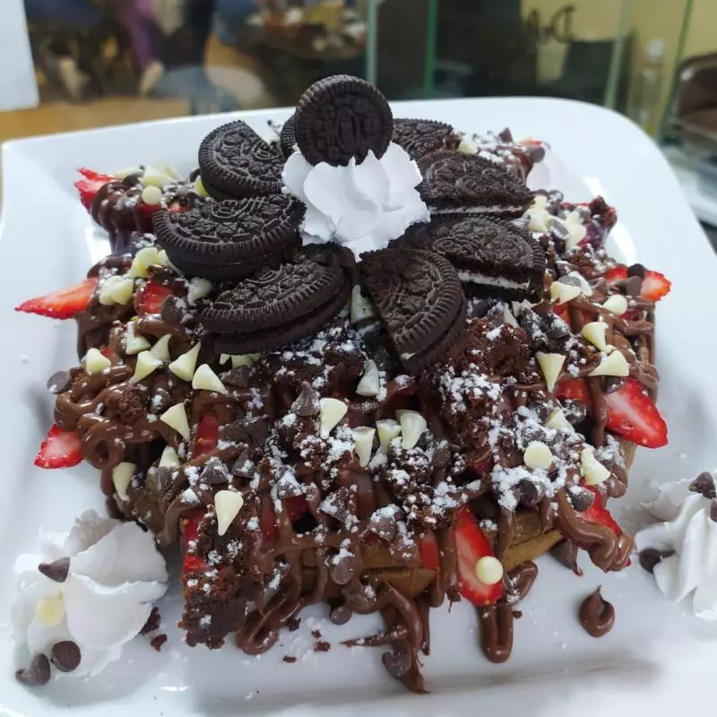 WAFFLE CHOCOREO CON FRUTAS