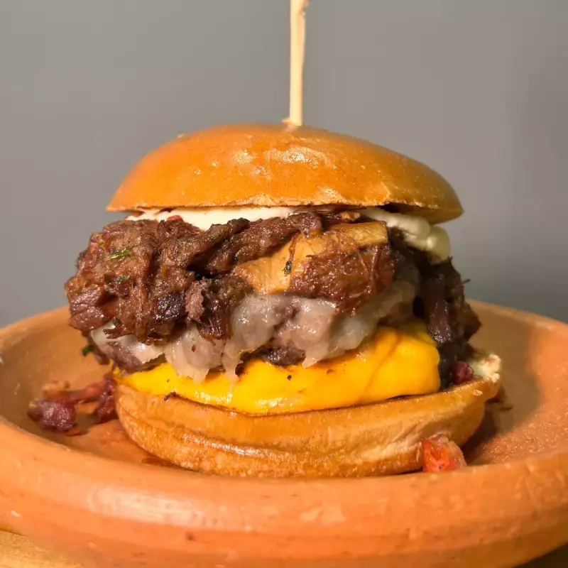 Burguer do Mês: GIGANTE PANTANEIRO