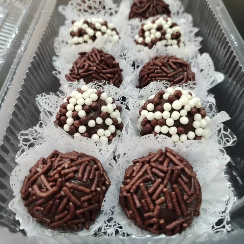 bandeja de brigadeiros