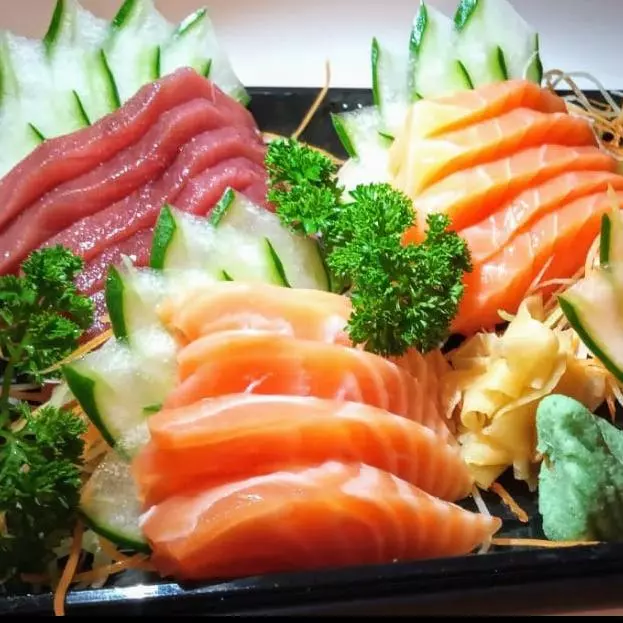20 peças de sashimis variado