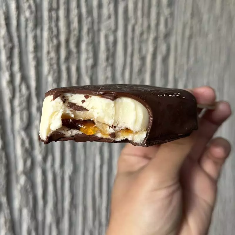 PICOLÉ DE PUDIM (chocolate preto)