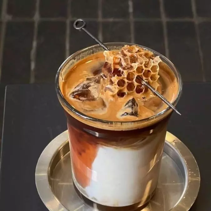 Honey comb latte caliente