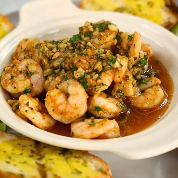 Camarones al Ajillo
