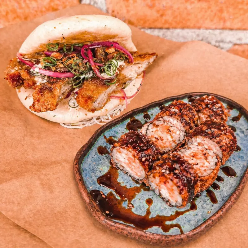 Bao +  Hot Roll Filadélfia