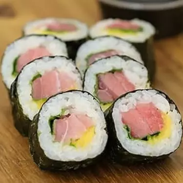 Tuna roll 8 piezas