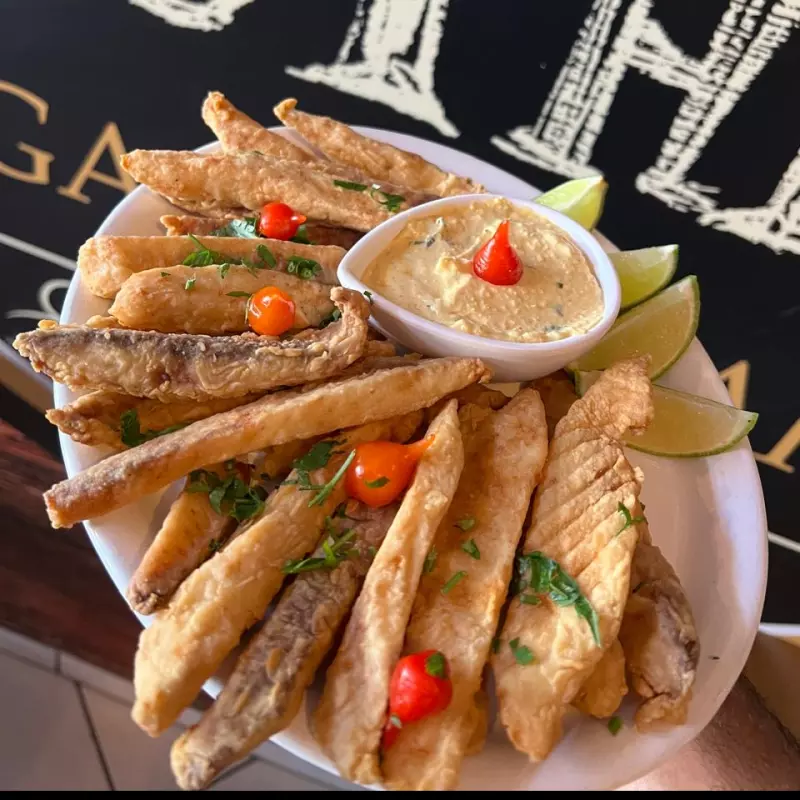 ISCAS DE TILAPIA COM MOLHO ESPECIAL