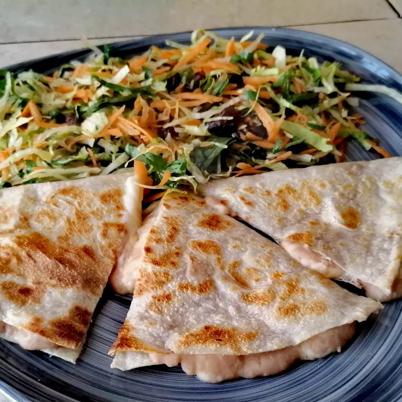 Quesadilla con Frijoles