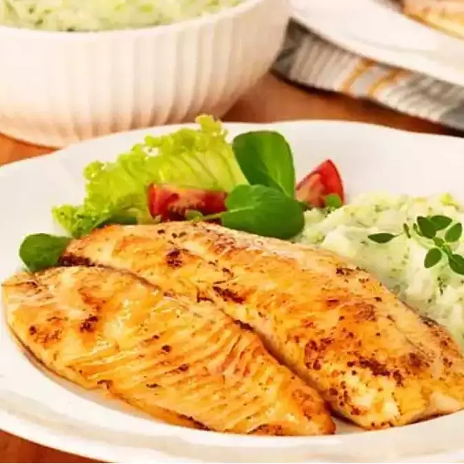 Filé de Tilapia Grelhado com Purê.