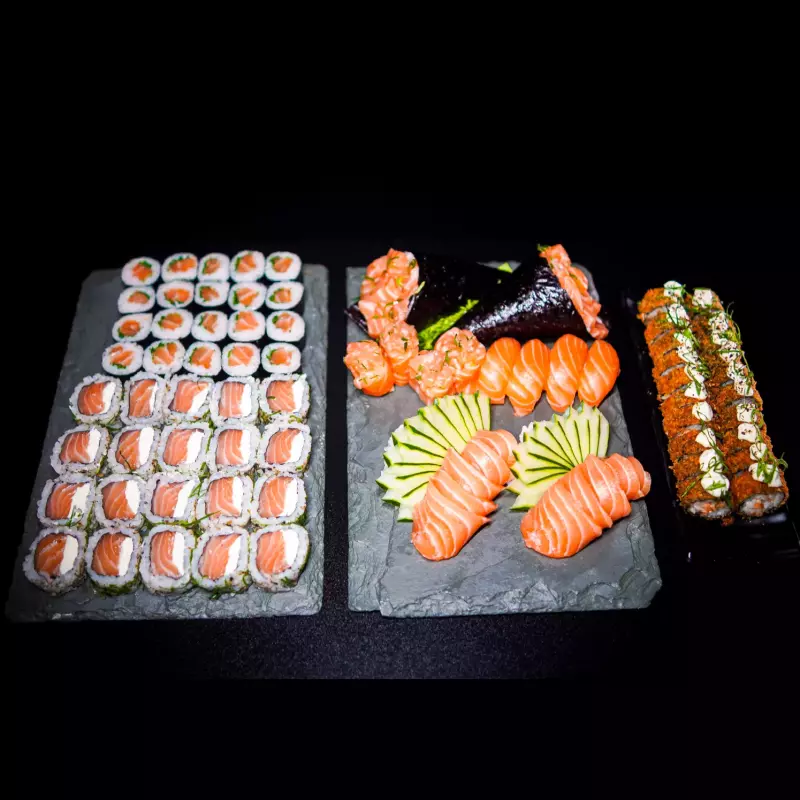 COMBO PREMIUM SALMÃO + 2 TEMAKI