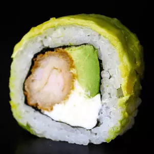 Avocado camarón furay mango