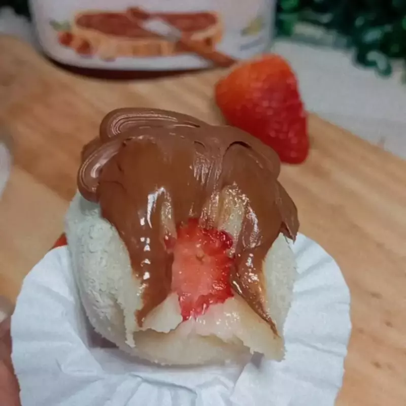 Coxinha de Morango Ninho e Nutella