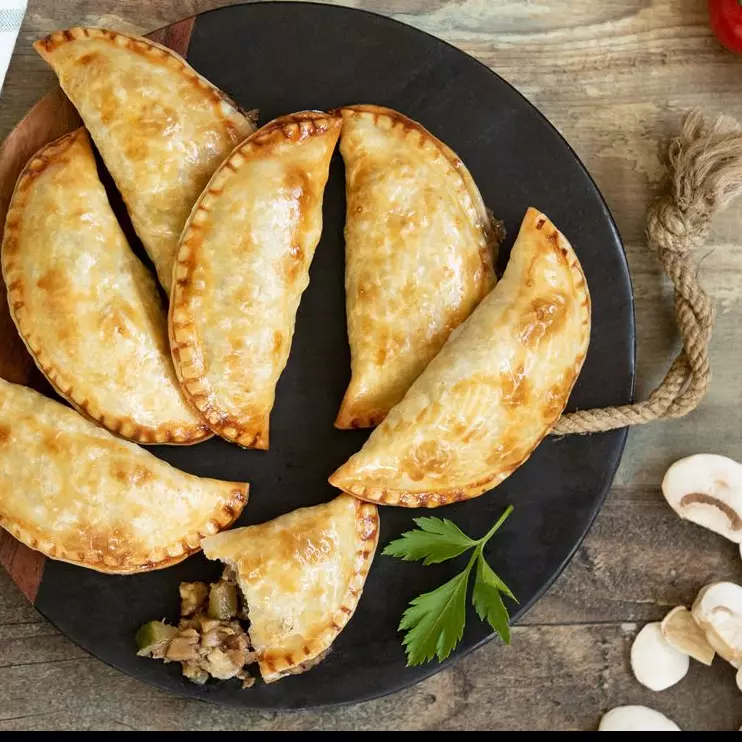 Empanadas de mozzarella y hongos