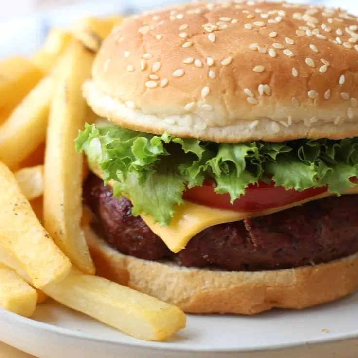 Hamburguesa con papás