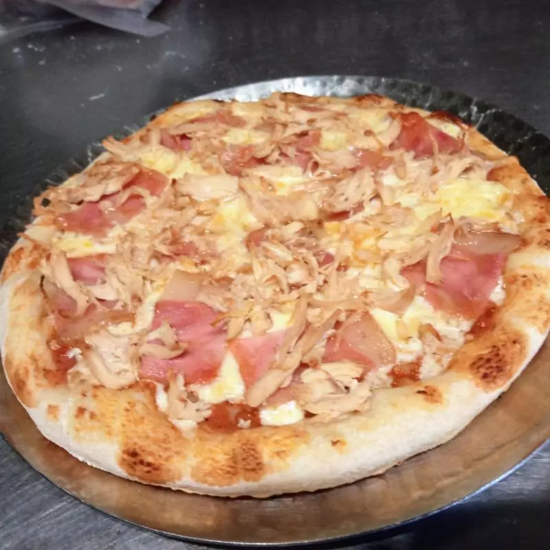 Pizza Jamón con Maíz