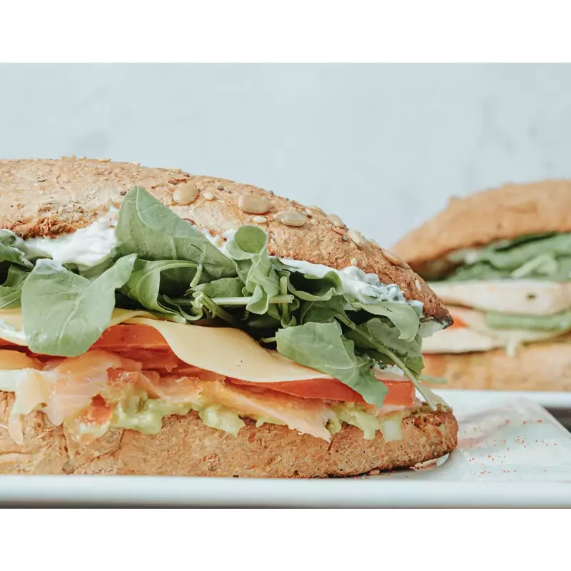 SANDWICH DE SALMON AHUMADO