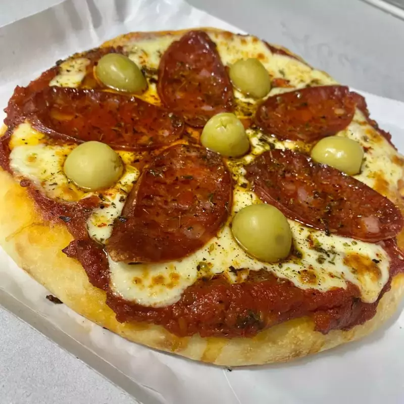 PIZZA DE CALABRESA