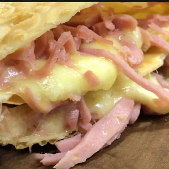 Pastel misto + cajuína