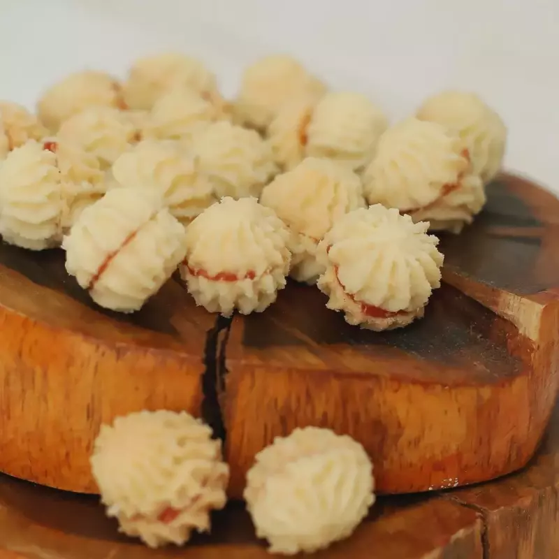 Petit four com goiabada