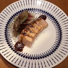 Sashimi Salmão Maçaricado ao Molho T