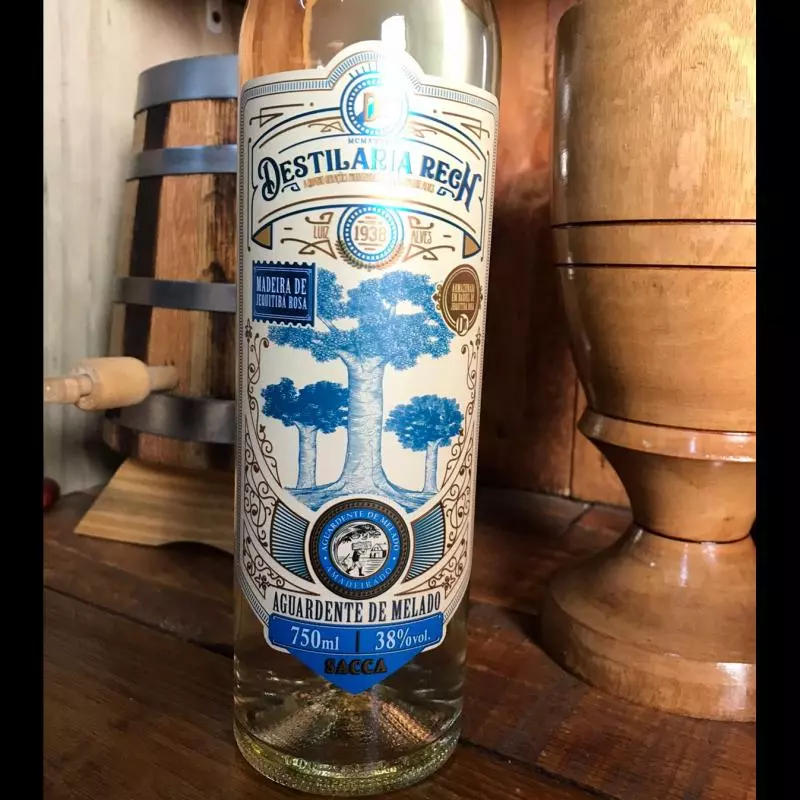 Aguardente de Melado em Jequitibá Rosa -750ml