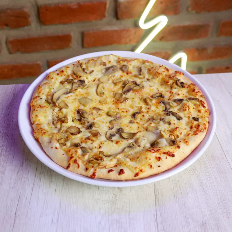 POLLO Y CHAMPIÑONES.