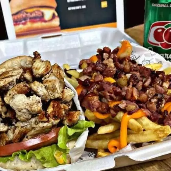 x frango fritas bacon e cheddar