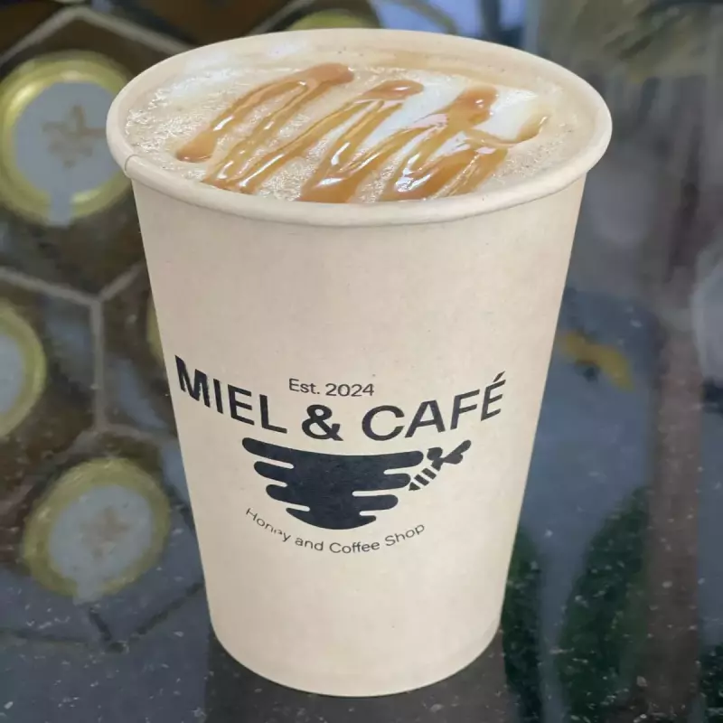 Caramel latte caliente