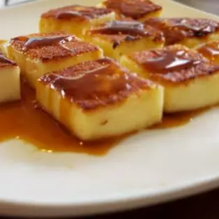 QUEIJO DE COALHO COM MELAÇO