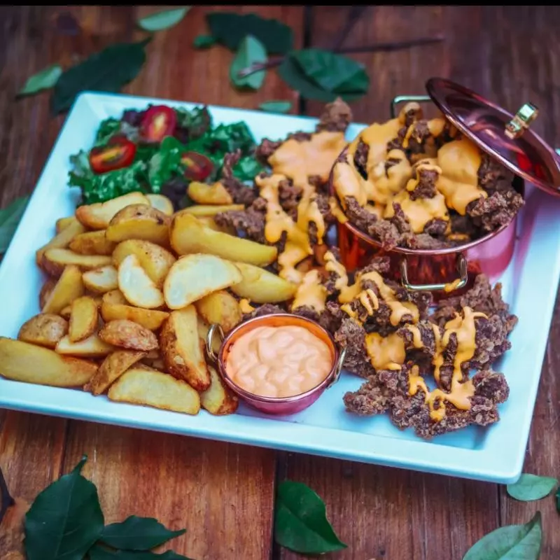 FILET MIGNON EMPANADO COM CHEDDAR