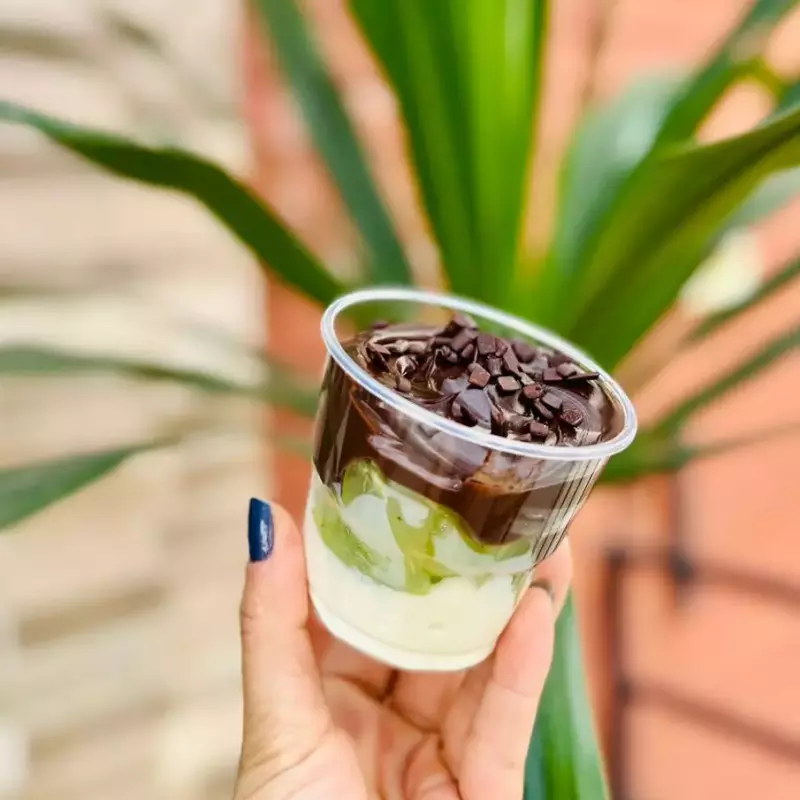 BOMBOM ABERTO DE UVA