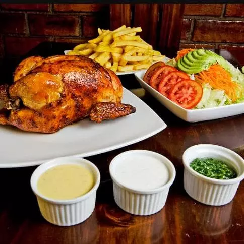 Pollo a la brasa completo con papas