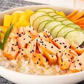 Holy Poke Salmao