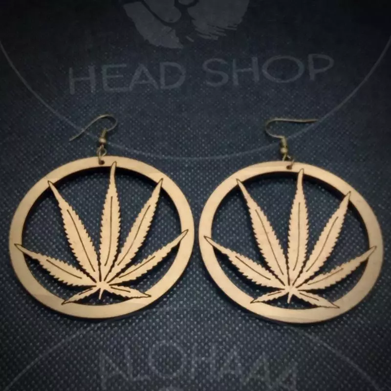 Brinco 𝗙𝗼𝗹𝗵𝗮 𝗖𝗮𝗻𝗻𝗮𝗯𝗶𝘀