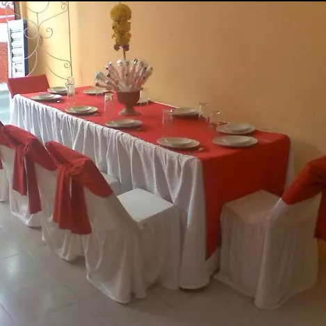 MANTELES CON REVUELO