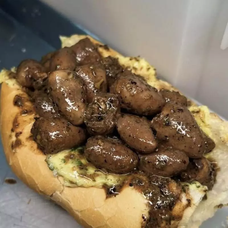 Pão de Alho com Coração de Galinha