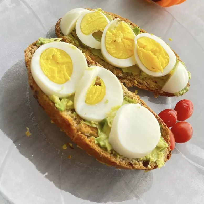 Tostada de Aguacate